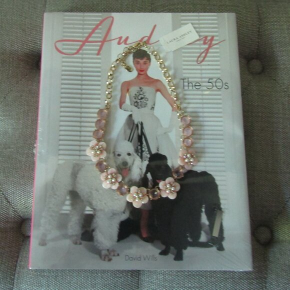 Laura Ashley Floral & Stone Necklace - Picture 1 of 7